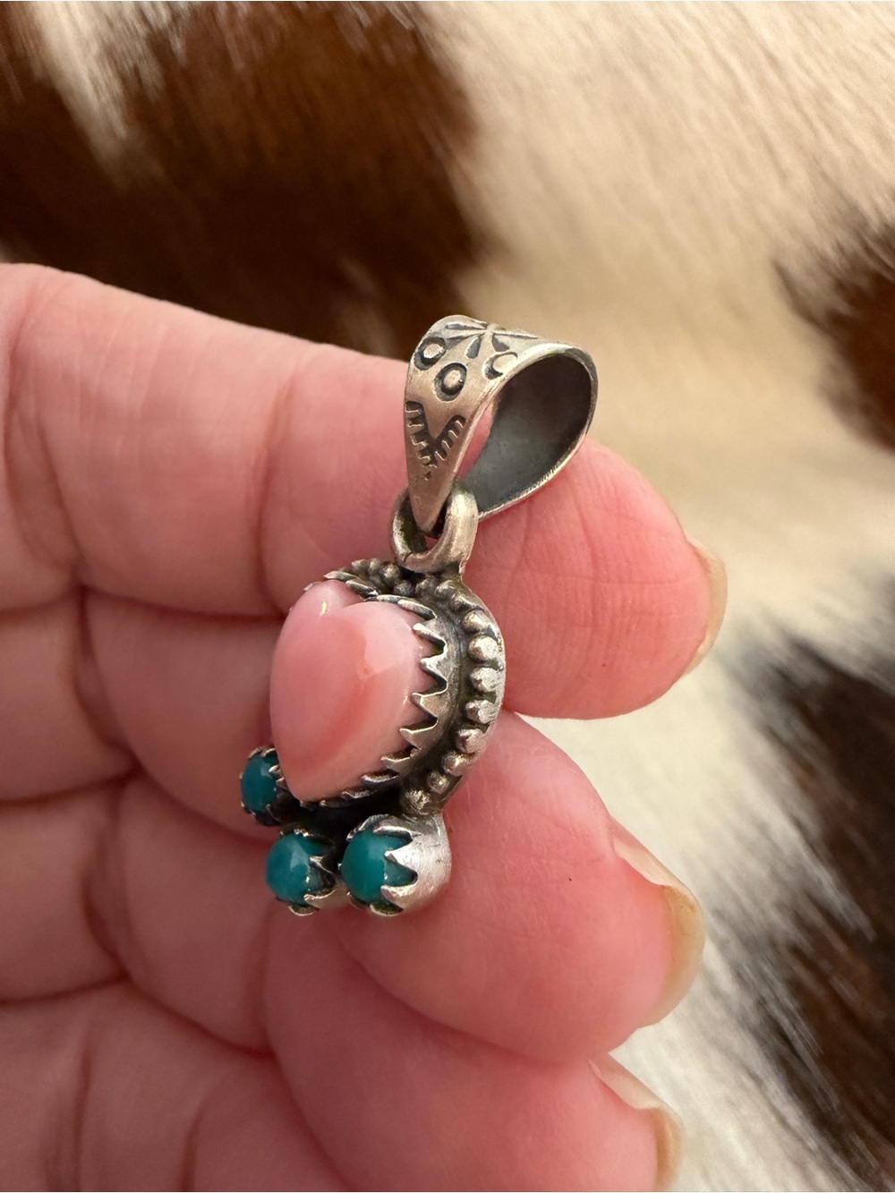 ❤️ Pink Conch Heart & Kingman Turquoise 3-Stone Sterling Silver Pendant - Picture 7 of 12